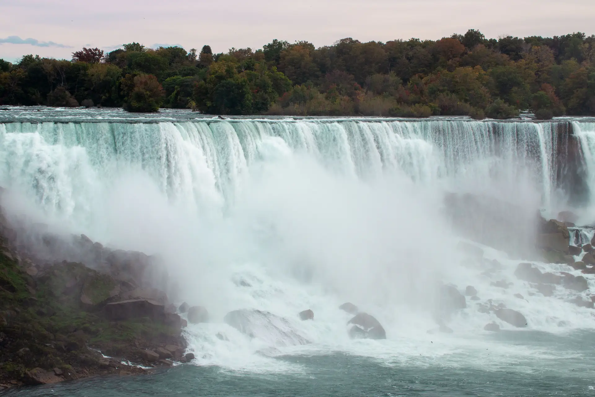 Majestic Niagara Falls landscape